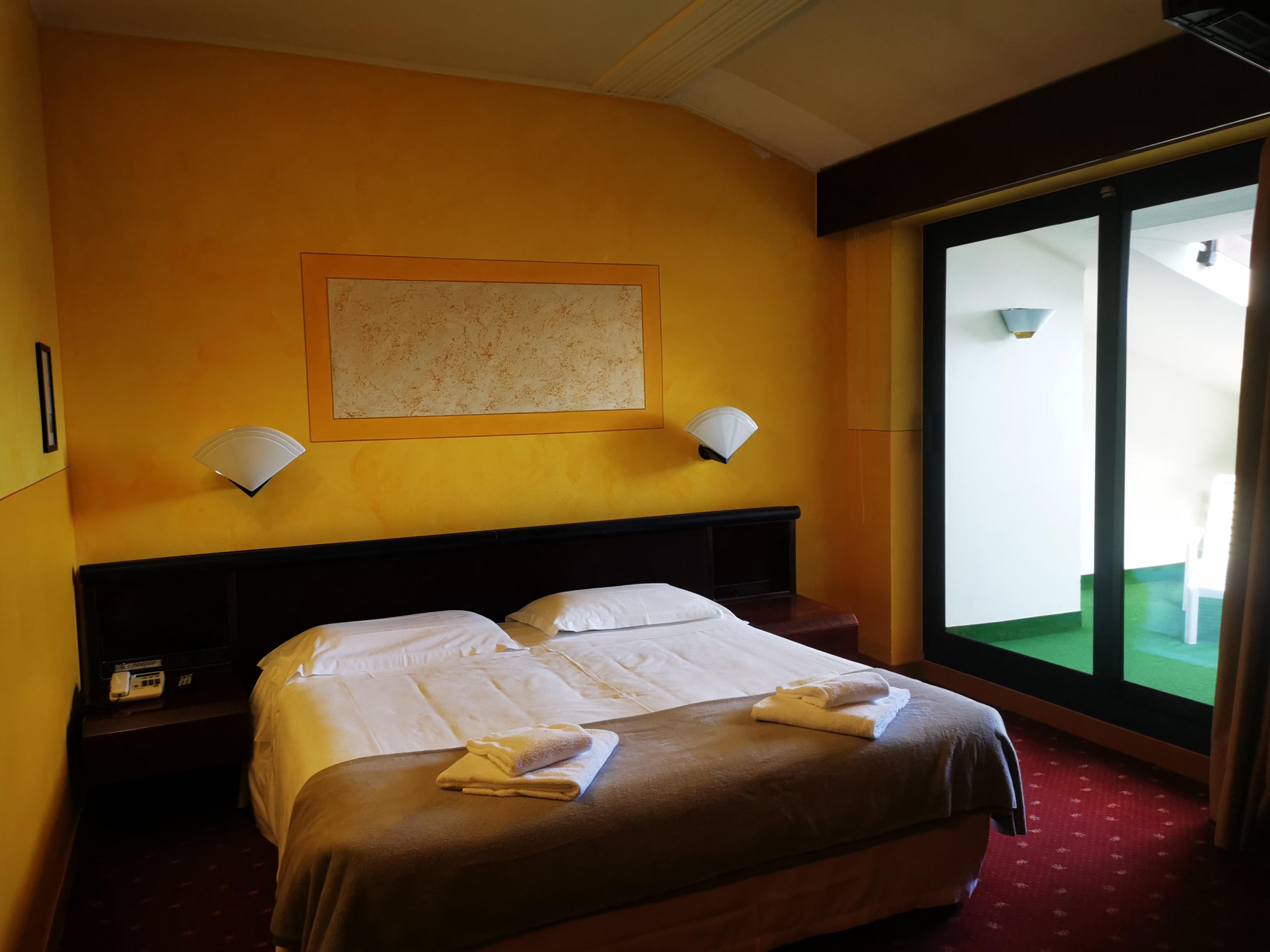 Hotel Concorde อาโรนา ภายนอก รูปภาพ