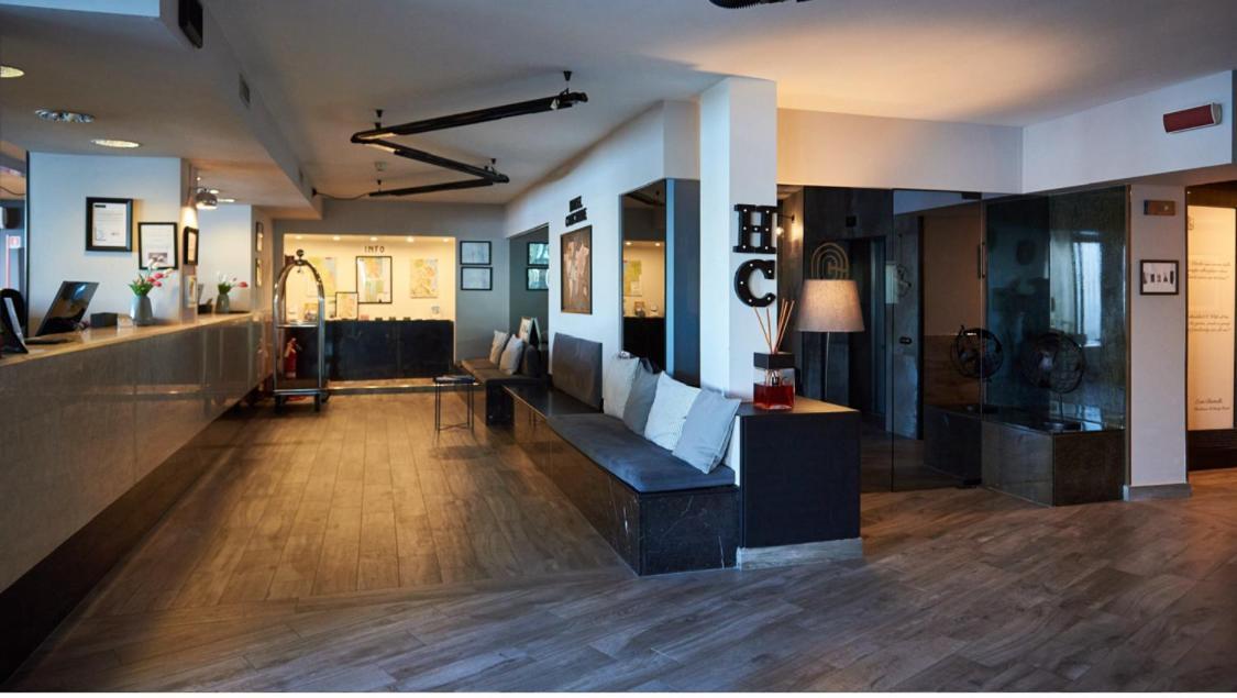 Hotel Concorde อาโรนา ภายนอก รูปภาพ