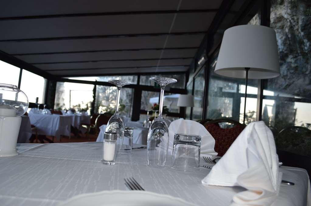 Hotel Concorde อาโรนา ร้านอาหาร รูปภาพ