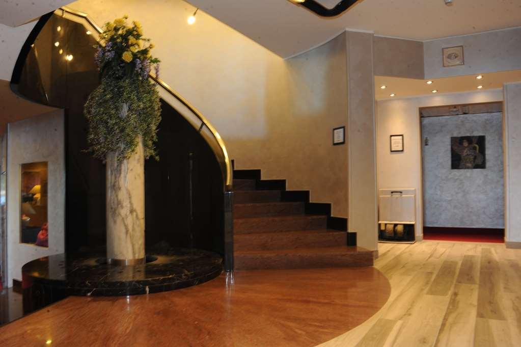 Hotel Concorde อาโรนา ร้านอาหาร รูปภาพ